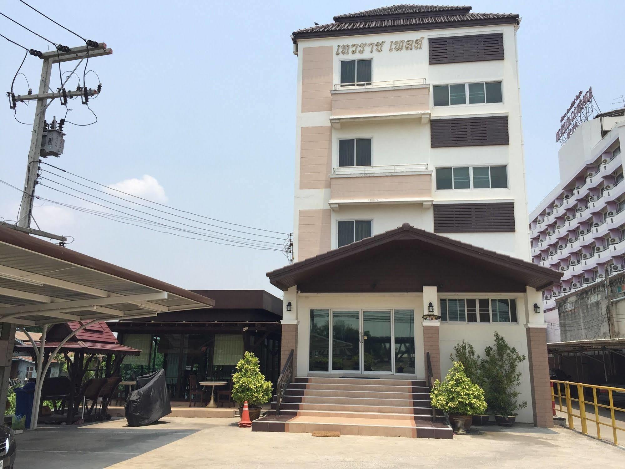 Taevaraj Place Phra Nakhon Si Ayutthaya Exterior photo